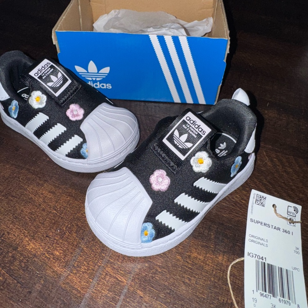 NWT Toddler Black/Floral Superstars - size 4K